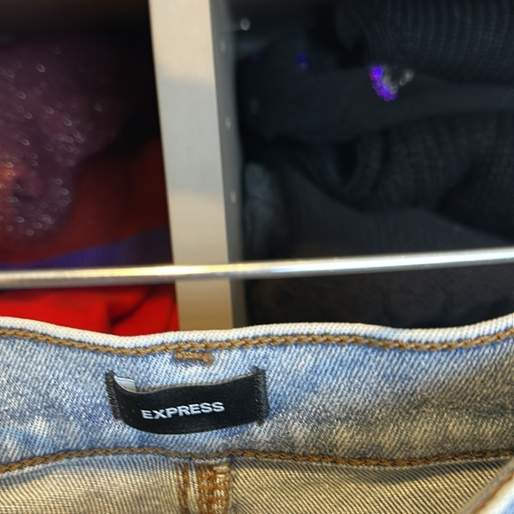 Express blur raw hem distresses cropped skinny mid rise jeans size 2 - Picture 2 of 4